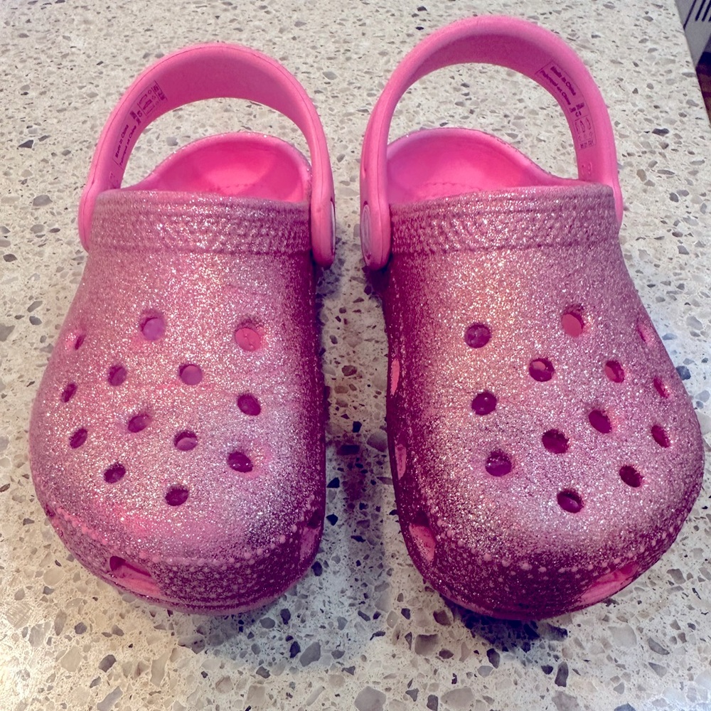 Crocs - size 9 - pink/sparky